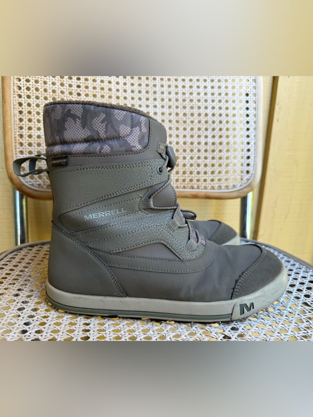 Merrell Snow Bank 2.0 Waterproof Winter Snow Boots Women’s Size 6 Gray Camo